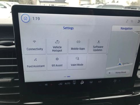 Used 2023 Ford Transit 350 XLT image 25