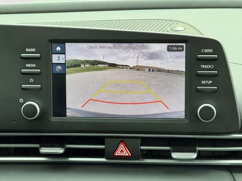 Used 2025 Hyundai Elantra SE w/ Cargo Package FWD image 12