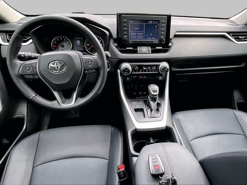 Used 2022 Toyota RAV4 XLE Premium FWD image 15