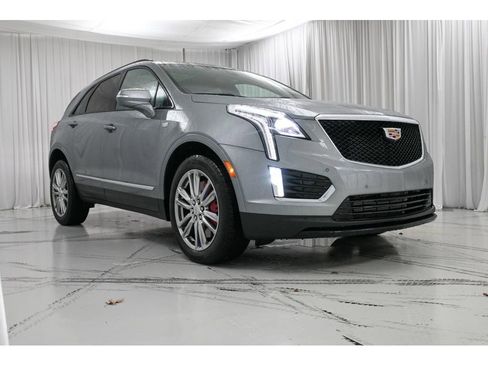 Certified 2023 Cadillac XT5 Sportv image 2
