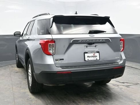 Used 2022 Ford Explorer XLT image 5