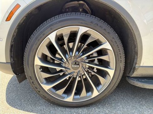 Used 2023 Lincoln Aviator Reserve w/ Equipment Group 201A RWD image 24