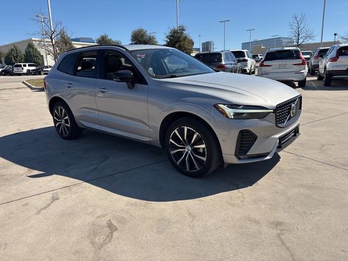 Certified 2023 Volvo XC60 B5 Plus w/ Climate Package image 3