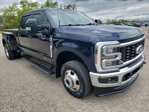 Used 2024 Ford F350 Lariat w/ Lariat Ultimate Package AWD/4WD image 3