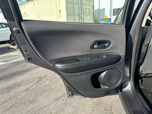 Used 2021 Honda HR-V LX image 16