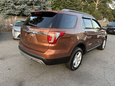 Used 2017 Ford Explorer XLT w/ Equipment Group 201A AWD/4WD image 7