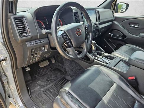 Used 2022 Nissan Frontier PRO-4X w/ Pro-4X Premium Package AWD/4WD image 10