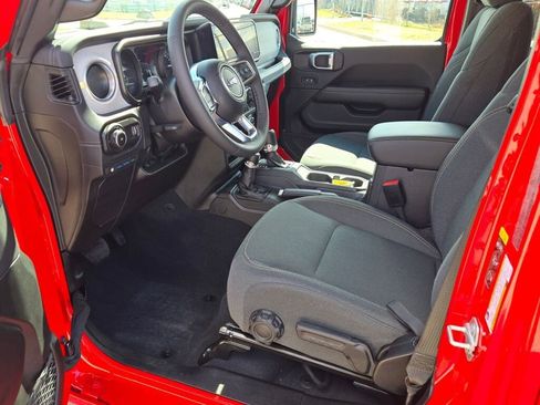Certified 2025 Jeep Wrangler Unlimited Sahara w/ Safety Group AWD/4WD image 20