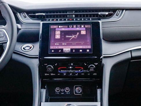 New 2025 Jeep Grand Cherokee L Laredo w/ Luxury Tech Group I image 14