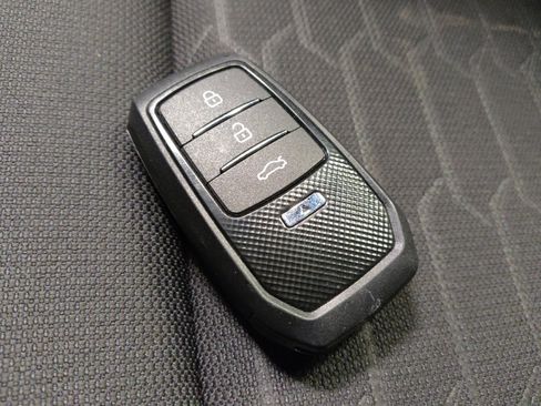 Used 2023 Toyota Corolla SE FWD image 32