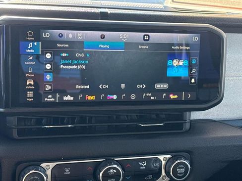 Used 2024 Jeep Wrangler Unlimited image 17