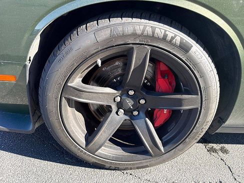 Used 2019 Dodge Challenger SRT Hellcat w/ Plus Package RWD image 23