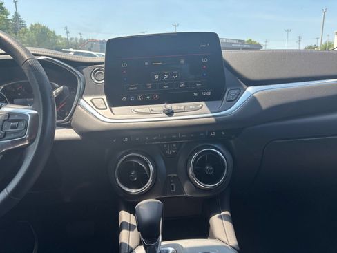 Used 2025 Chevrolet Blazer LT FWD image 14