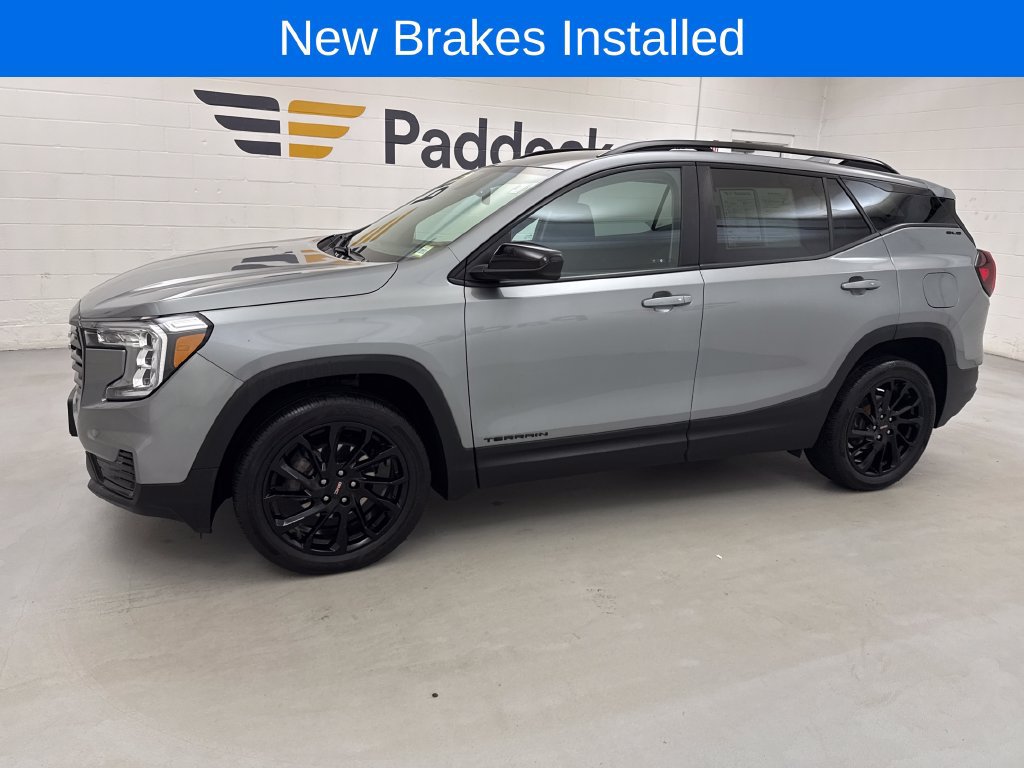 Used 2023 GMC Terrain SLE w/ Driver Convenience Package AWD/4WD image 2