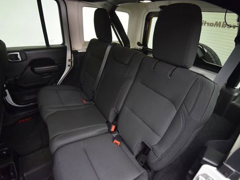 Used 2021 Jeep Wrangler Unlimited Sport AWD/4WD image 21
