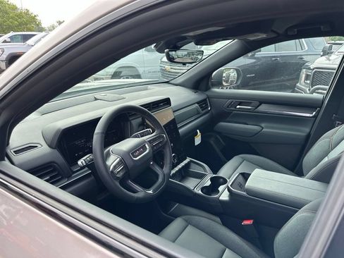 New 2026 GMC Terrain AT4 w/ Technology Package II AWD/4WD image 8
