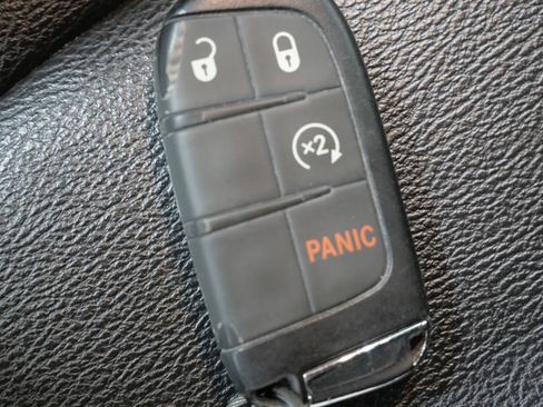 Used 2025 Jeep Compass Limited AWD/4WD image 28