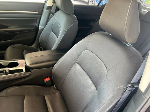 Certified 2023 Nissan Altima 2.5 SV FWD image 5