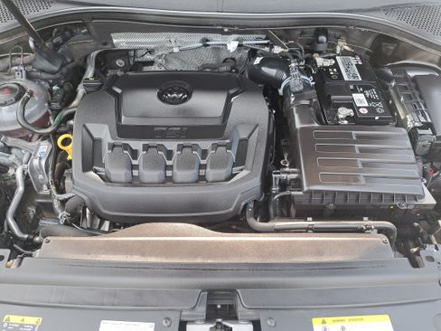 Used 2023 Volkswagen Tiguan SE R-Line FWD image 31