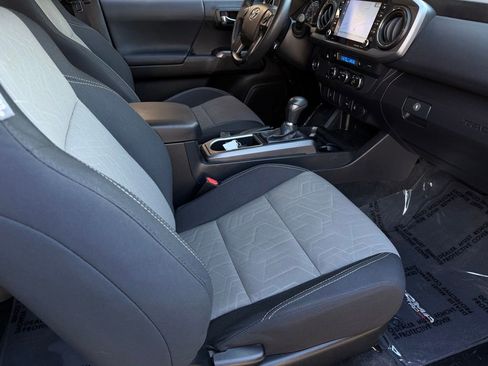 Used 2022 Toyota Tacoma TRD Sport w/ TRD Premium Sport Package image 23