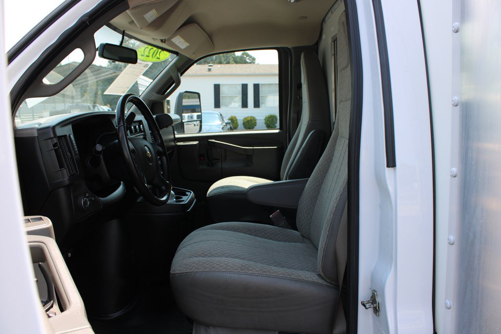 Used 2022 Chevrolet Express 3500 w/ Power Convenience Package RWD image 24