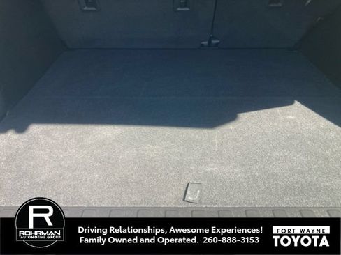 Used 2023 GMC Terrain SLT w/ Tech Package AWD/4WD image 10