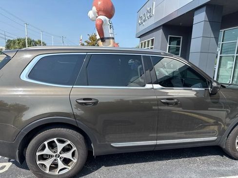 Used 2020 Kia Telluride EX FWD image 15