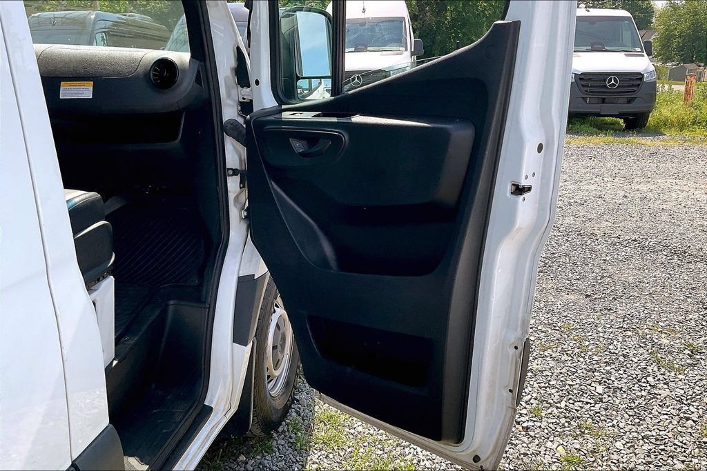 Used 2023 Mercedes-Benz Sprinter 2500 image 15