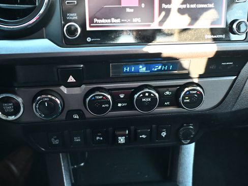 Used 2021 Toyota Tacoma TRD Sport w/ Technology Package image 29