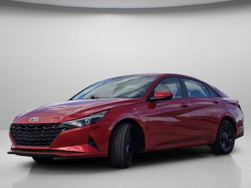 Used 2023 Hyundai Elantra SEL w/ Cargo Package image 17