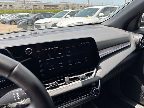 Used 2025 Chevrolet Equinox LT FWD image 20