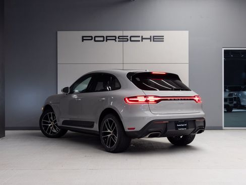 Certified 2026 Porsche Macan AWD/4WD image 3