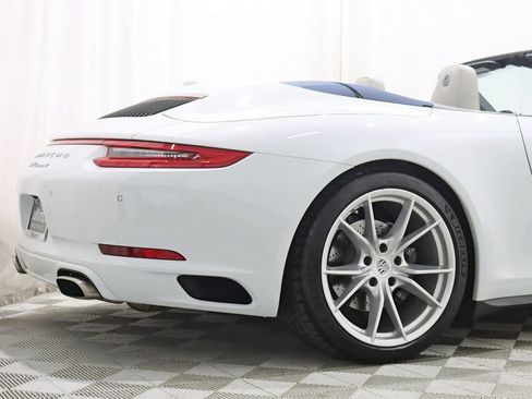 Used 2018 Porsche 911 Carrera image 10