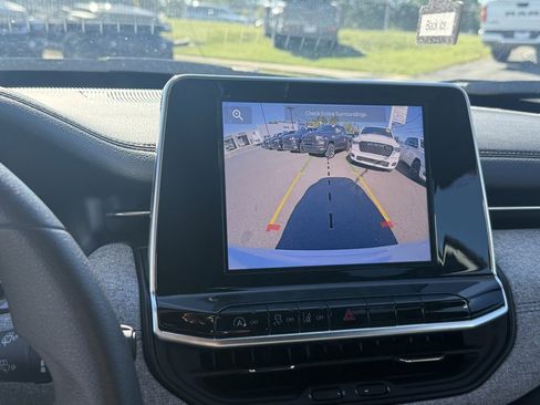 New 2025 Jeep Compass Sport image 22