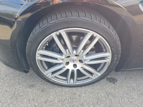 Used 2017 Maserati Quattroporte S GranSport image 14