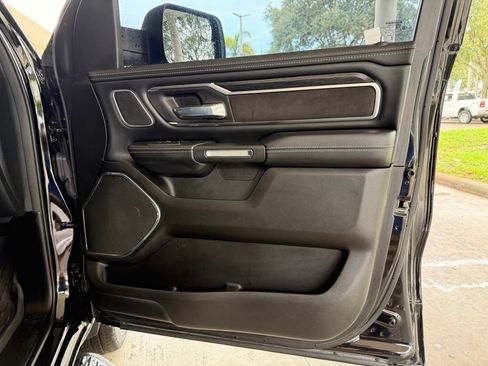 Used 2024 RAM 1500 Laramie AWD/4WD image 31