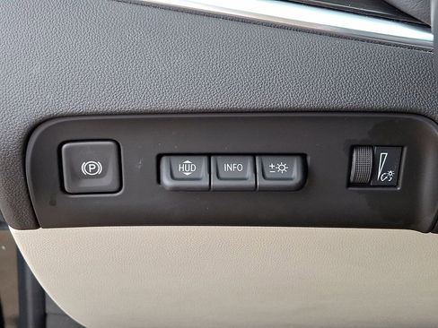 Used 2023 Buick Enclave Premium w/ Experience Buick Package image 18