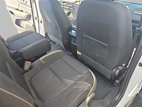 Certified 2023 GMC Acadia SLE w/ Driver Convenience Package image 11