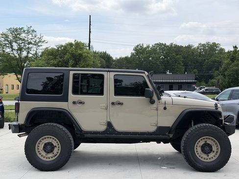 Used 2017 Jeep Wrangler Unlimited Sport w/ Quick Order Package 24S AWD/4WD image 5