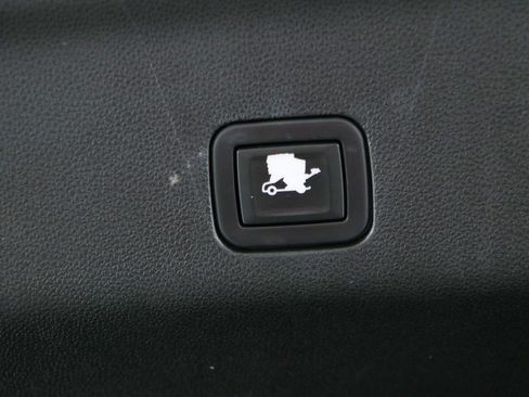 Used 2021 Chevrolet Tahoe Z71 AWD/4WD image 33