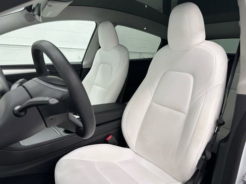 Used 2023 Tesla Model Y Long Range image 13