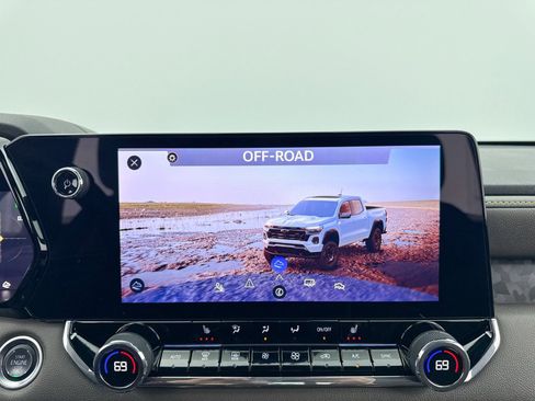 Used 2024 Chevrolet Colorado ZR2 image 10