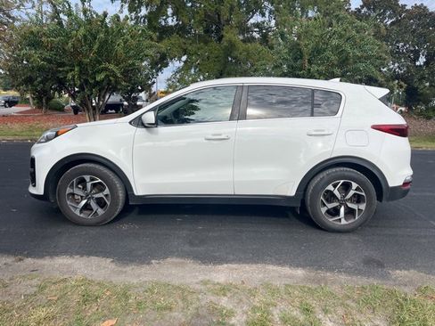 Used 2020 Kia Sportage LX image 6