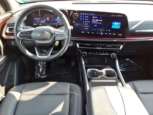 Used 2024 Chevrolet Traverse Z71 AWD/4WD image 16