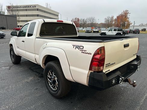 Used 2013 Toyota Tacoma 4x4 Access Cab V6 image 3