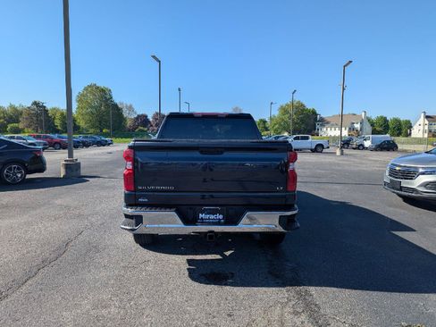 Used 2024 Chevrolet Silverado 1500 LT AWD/4WD image 7