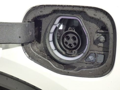 New 2025 Ford Escape SE image 29