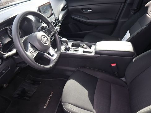 Certified 2025 Nissan Sentra SV FWD image 17