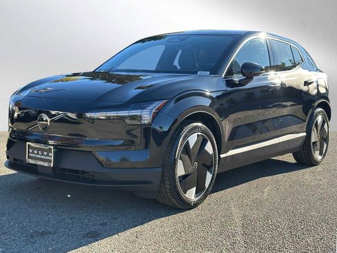 New 2025 Volvo EX30 Plus w/ Protection Package Premier image 7