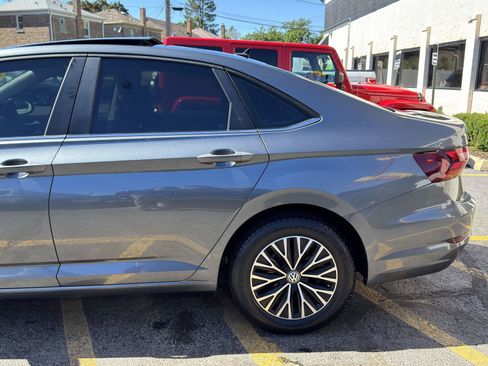 Used 2019 Volkswagen Jetta SEL FWD image 3